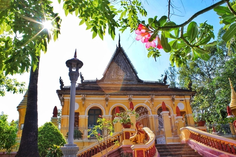 Bánh tét Trà Cuôn, đặc sản nổi tiếng Trà Vinh