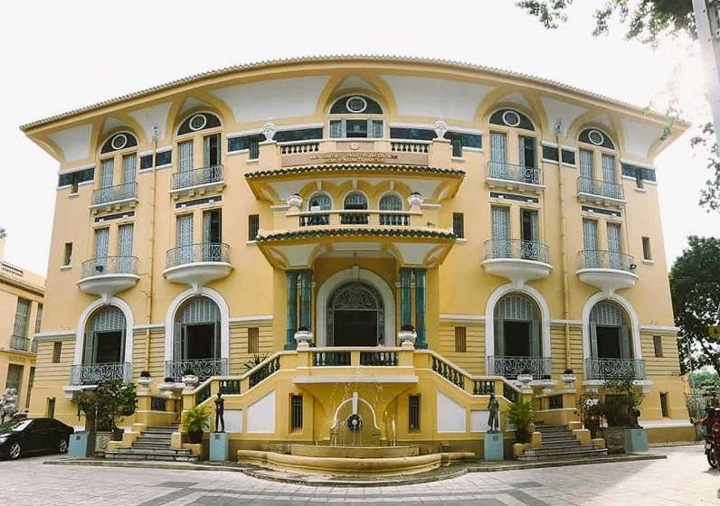 Chợ Bến Thành, biểu tượng văn hóa và ẩm thực Sài Gòn