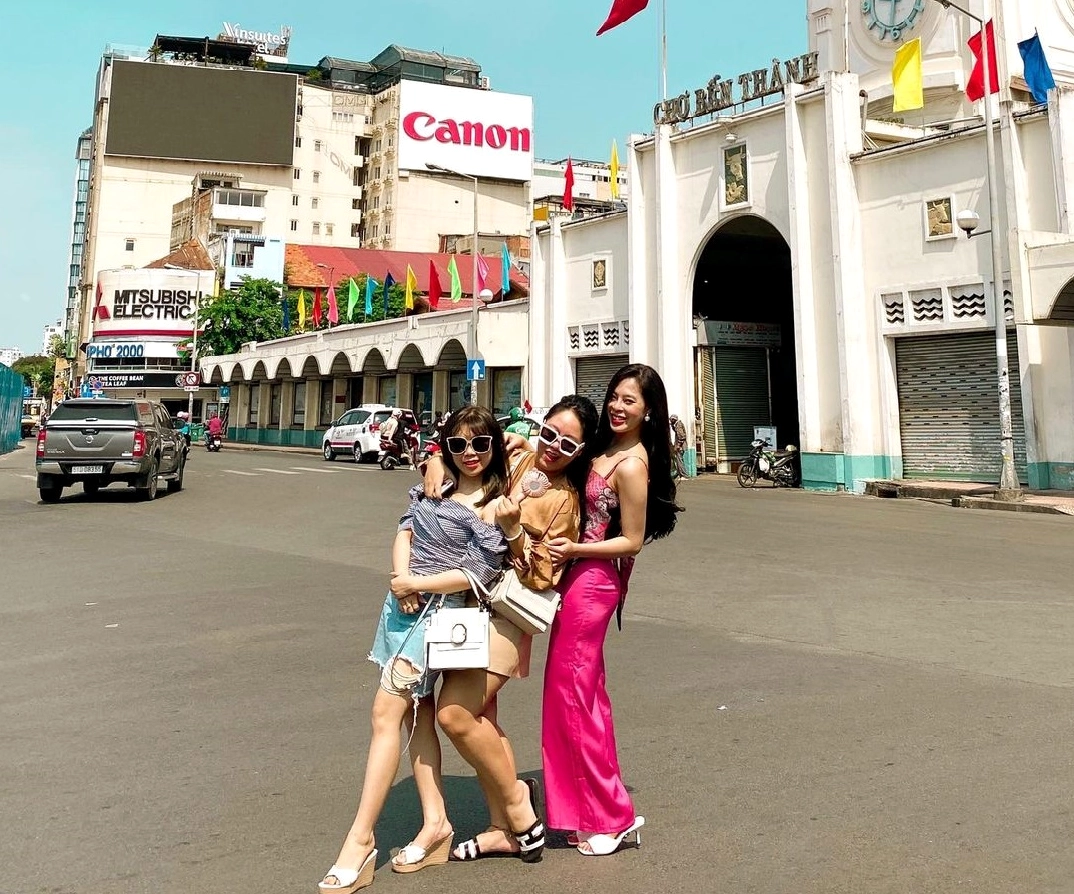 Chợ Bến Thành là một trong 10 địa điểm du lịch thành phố Hồ Chí Minh nổi tiếng nhất