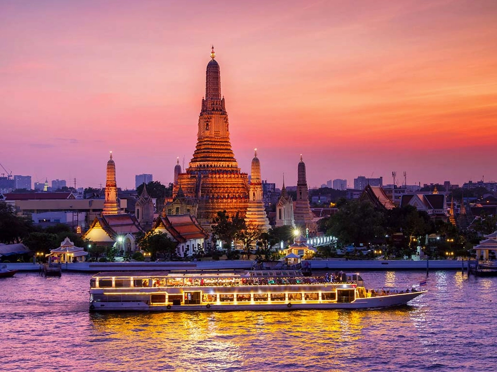 Chợ nổi Damnoen Saduak sôi động