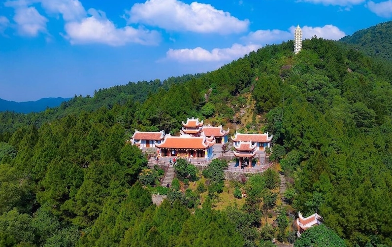 Chùa Hương Tích linh thiêng trên núi Hồng Lĩnh