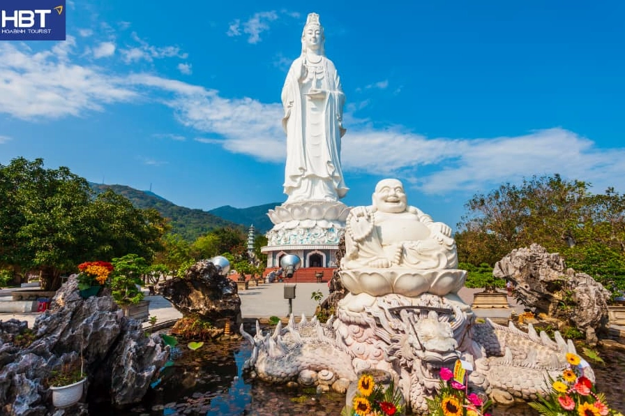Chùa Linh Ứng uy nghiêm trên núi Sơn Trà