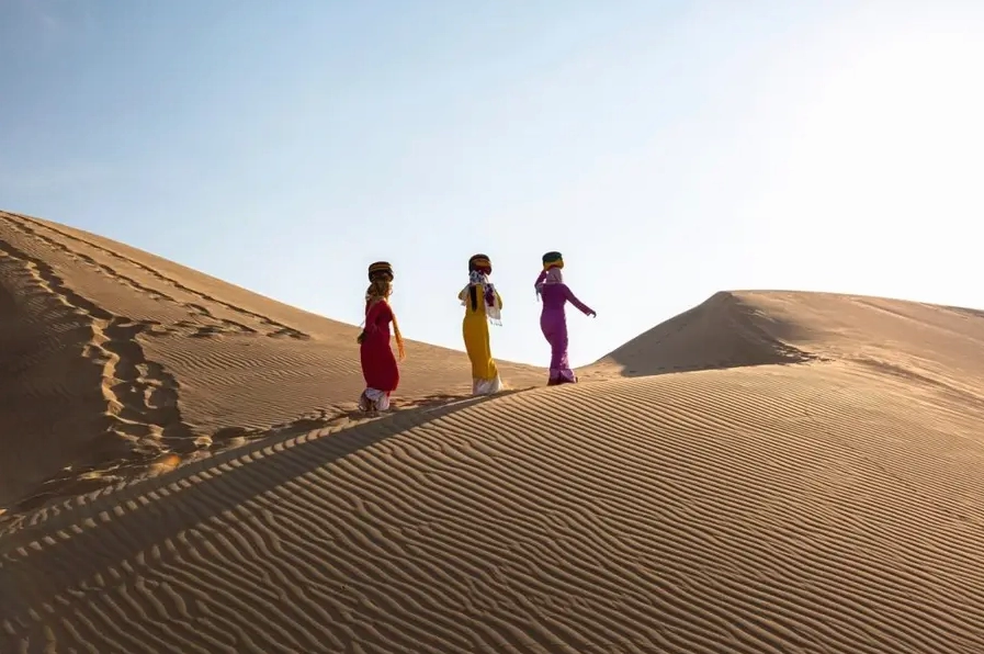 Đồi cát Nam Cương là địa điểm du lịch Phan Rang mang vẻ đẹp nguyên sơ của vùng cát bay ven biển