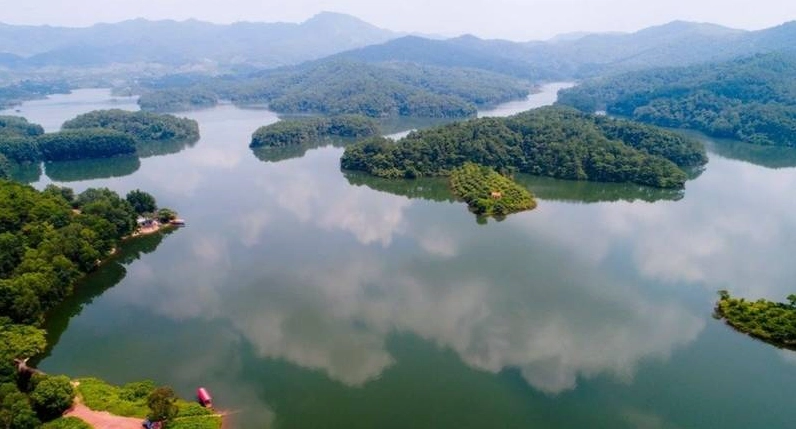 Hồ Khuôn Thần Bắc Giang