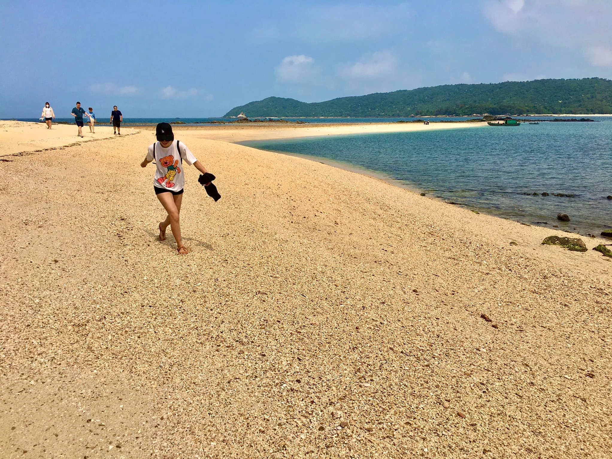 Hòn Chép Con, gần Đảo Cô Tô Con