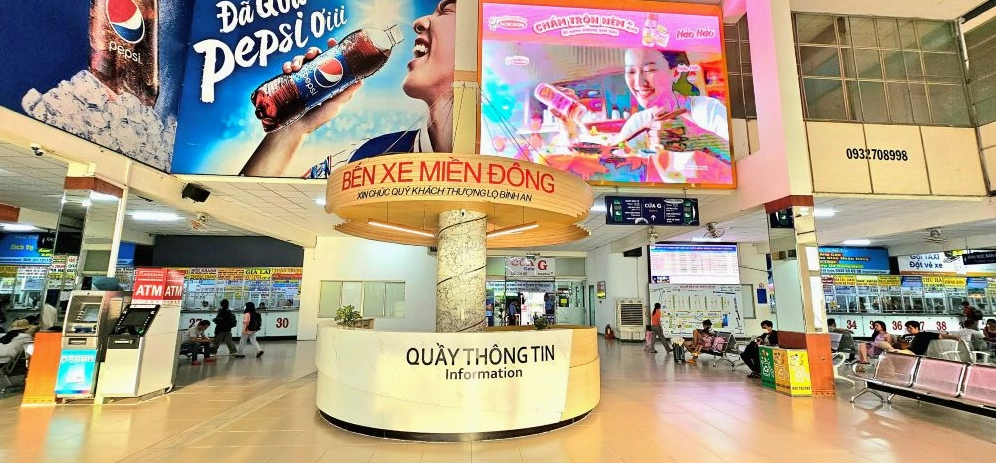 Không gian bên trong của bến xe Miền Đông cũ ngày nay
