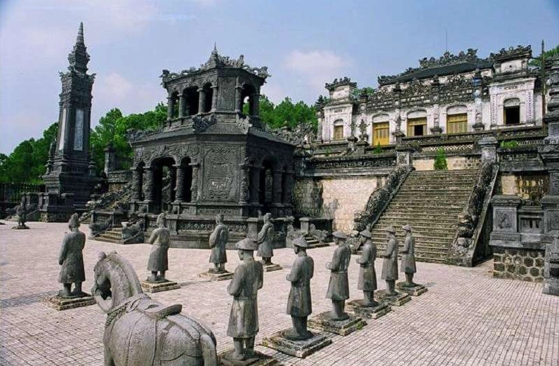 Lăng tẩm vua ở Huế