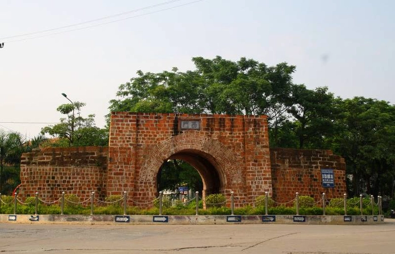 Thành Nhà Mạc cổ kính