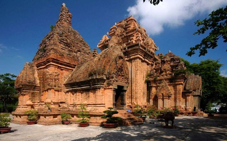 thap-ba-ponagar