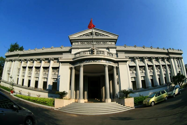 Tháp Bitexco và các khu trung tâm thương mại sầm uất