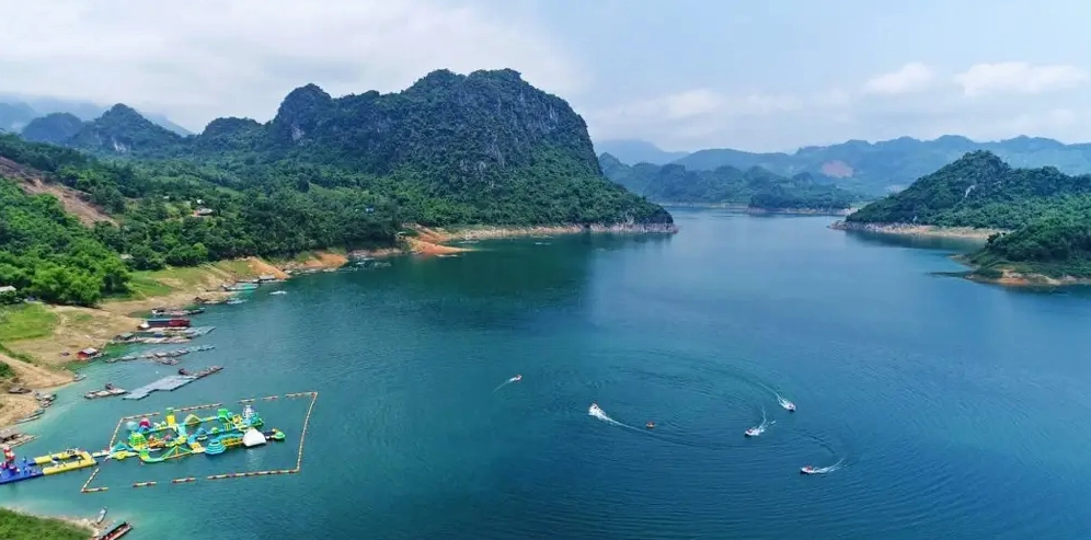 Toàn cảnh Hồ thủy điện Hòa Bình - Điểm nhấn của du lịch Hoà Bình