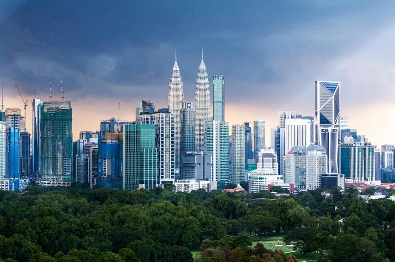 Toàn cảnh Kuala Lumpur nhộn nhịp với những tòa nhà cao tầng hiện đại