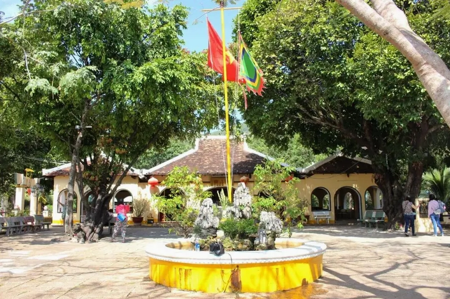 An Sơn Miếu Côn Đảo