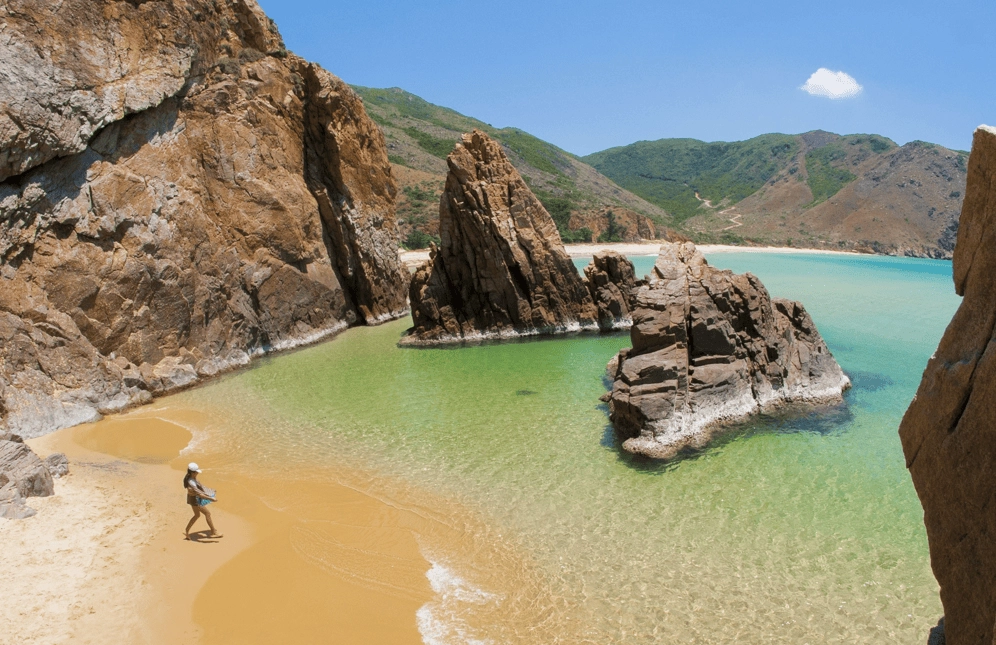 Bãi biển Kỳ Co - điểm đến không thể bỏ lỡ khi du lịch Quy Nhơn