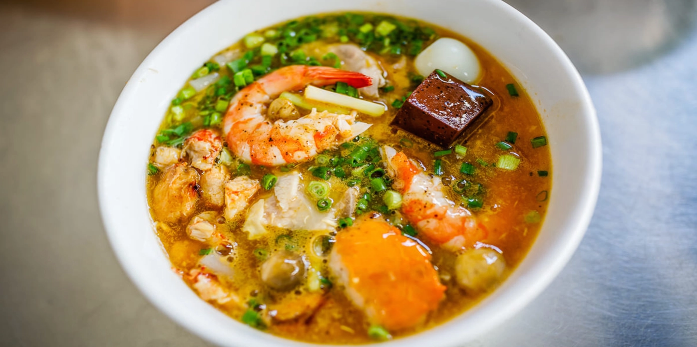 Bánh canh cua Lăng Cô hấp dẫn