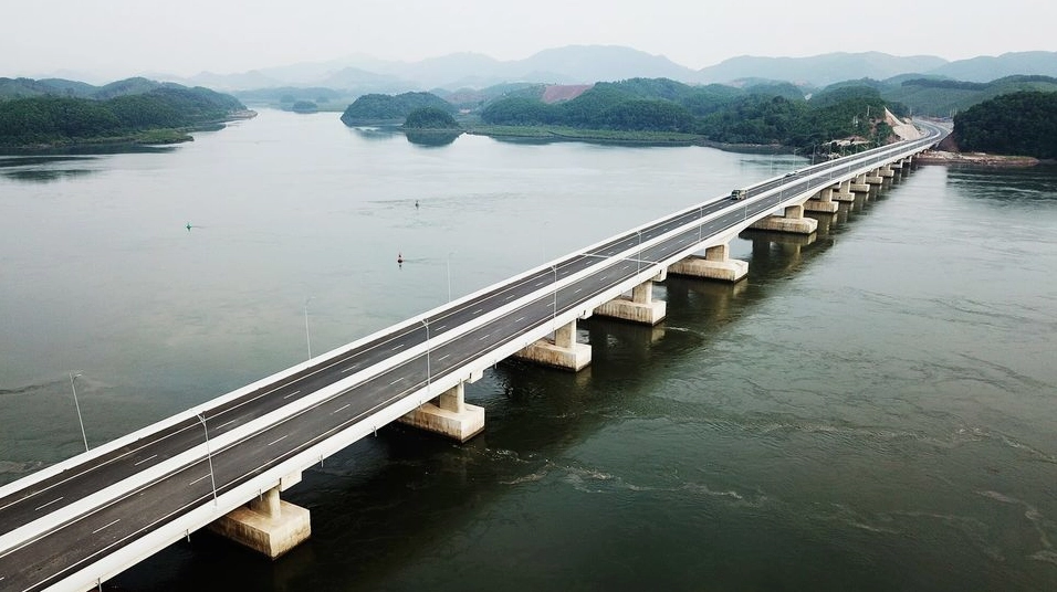 Cao tốc Hạ Long Vân Đồn - Con đường đến Vịnh Hạ Long