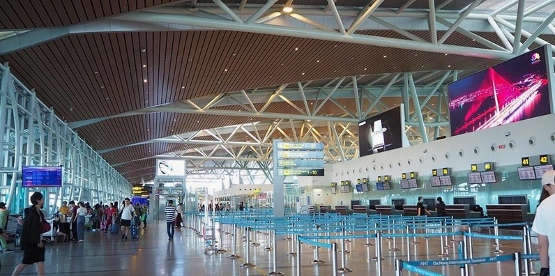 Quầy check-in tại sân bay Đà Nẵng
