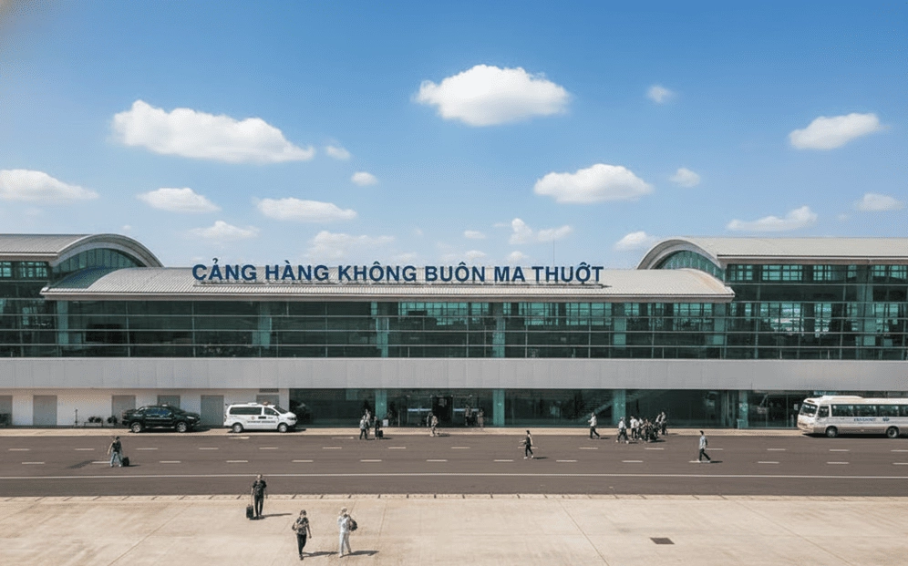 Sân bay Buôn Ma Thuột là cảng hàng không nội địa chính của tỉnh Đắk Lắk