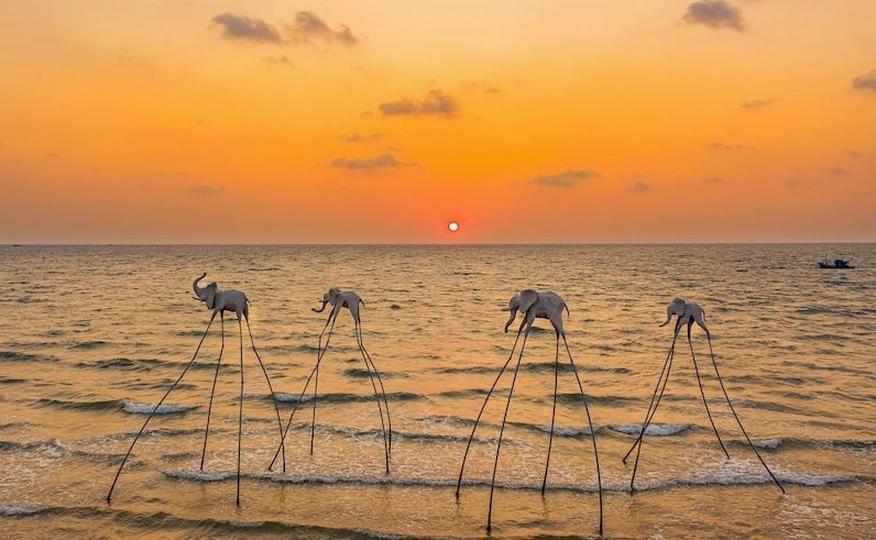 Sunset Sanato Beach Club - điểm check-in hoàng hôn lãng mạn
