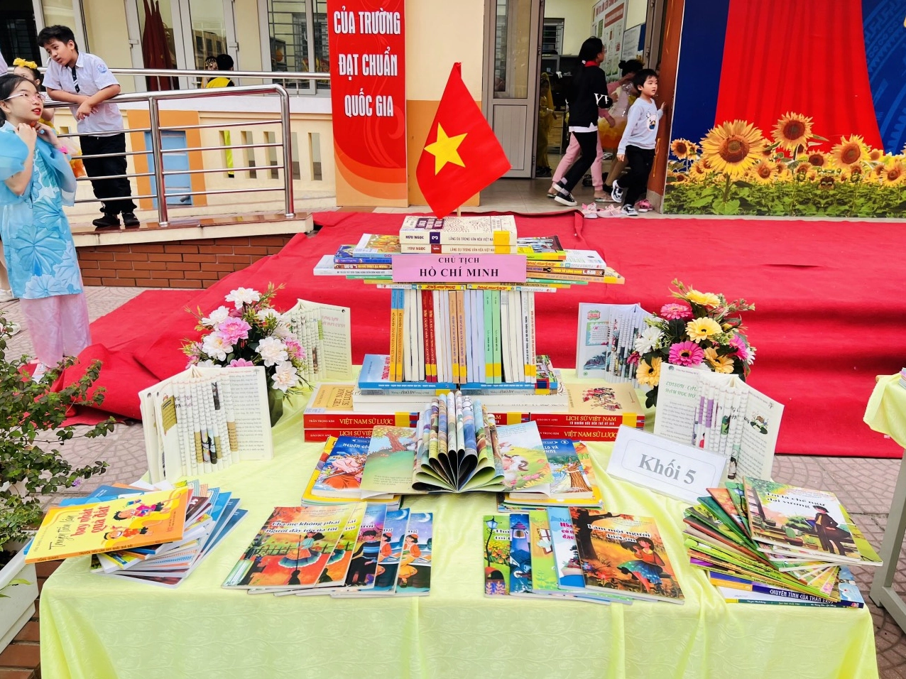 Backdrop độc đáo cho ngày hội đọc sách