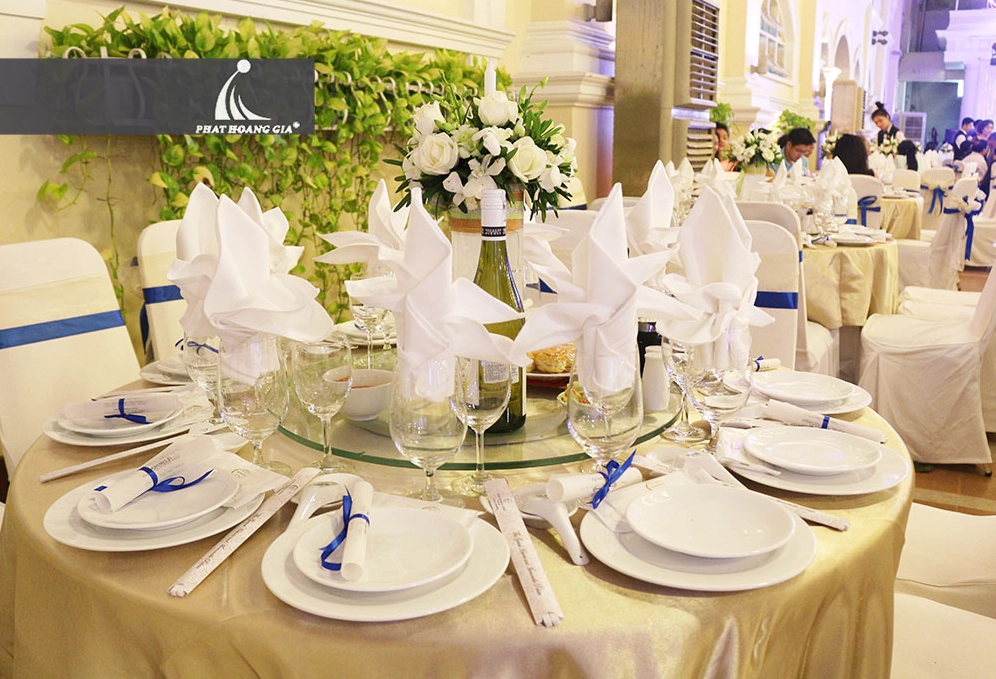 Bàn tiệc cưới ấn tượng