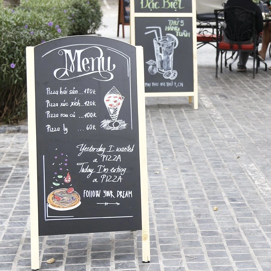Bảng menu chân dung khung gỗ