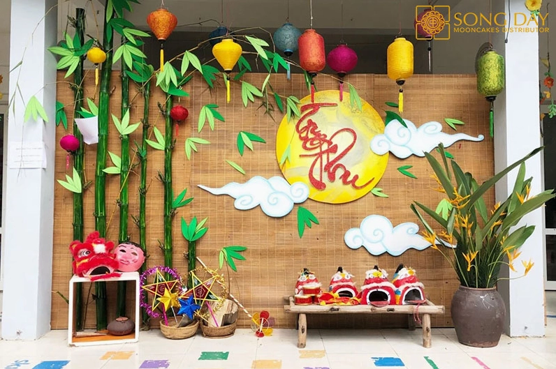 Bánh trung thu trang trí họa tiết dân gian Việt Nam