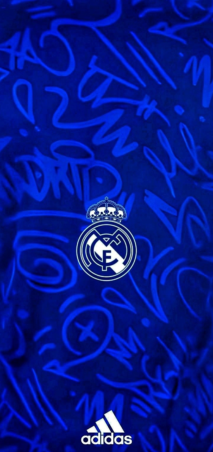 Cầu thủ Real Madrid nổi bật trên nền đen