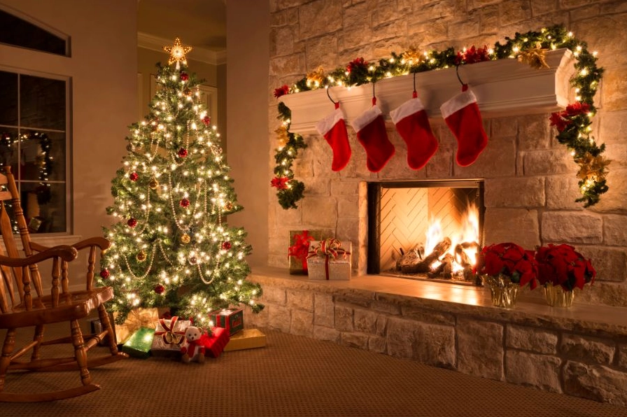Cây thông Noel mini và phụ kiện trang trí lò sưởi