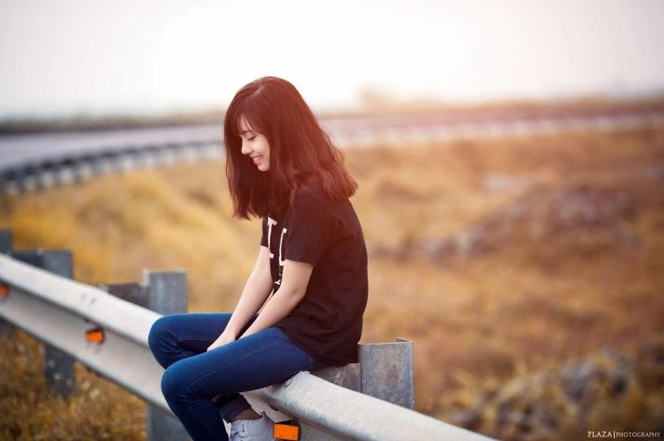 Cô gái với phong cách thời trang ấn tượng