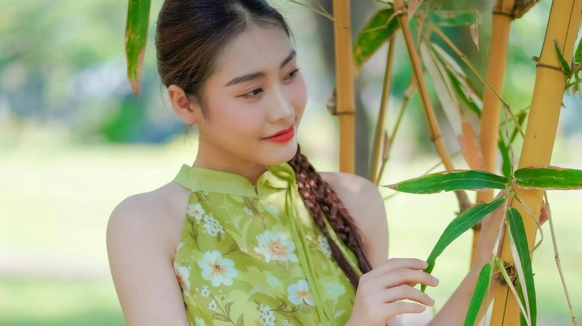 Cô gái xinh đẹp