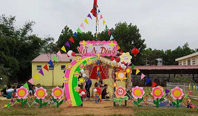 Cổng chào sự kiện