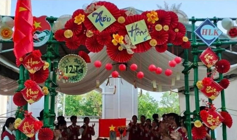 Cổng trại Tết sáng tạo
