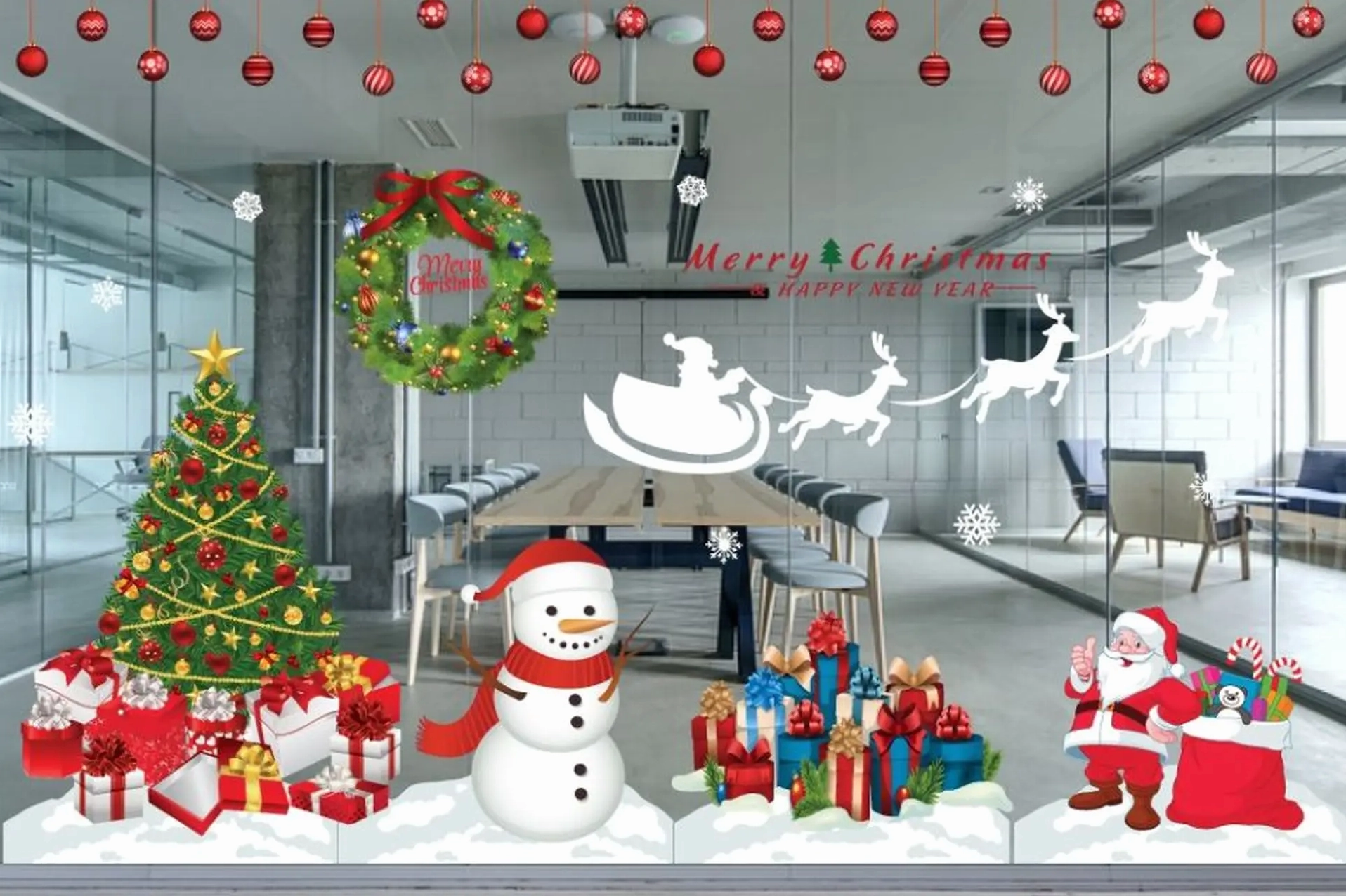 Cửa kính lung linh với đèn và decal noel