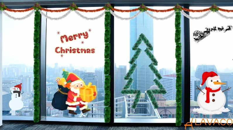 Cửa kính văn phòng trang trí với decal và phụ kiện Noel