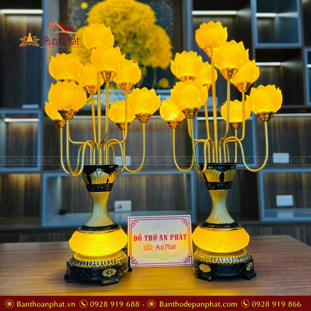 Đèn trang trí bàn thờ