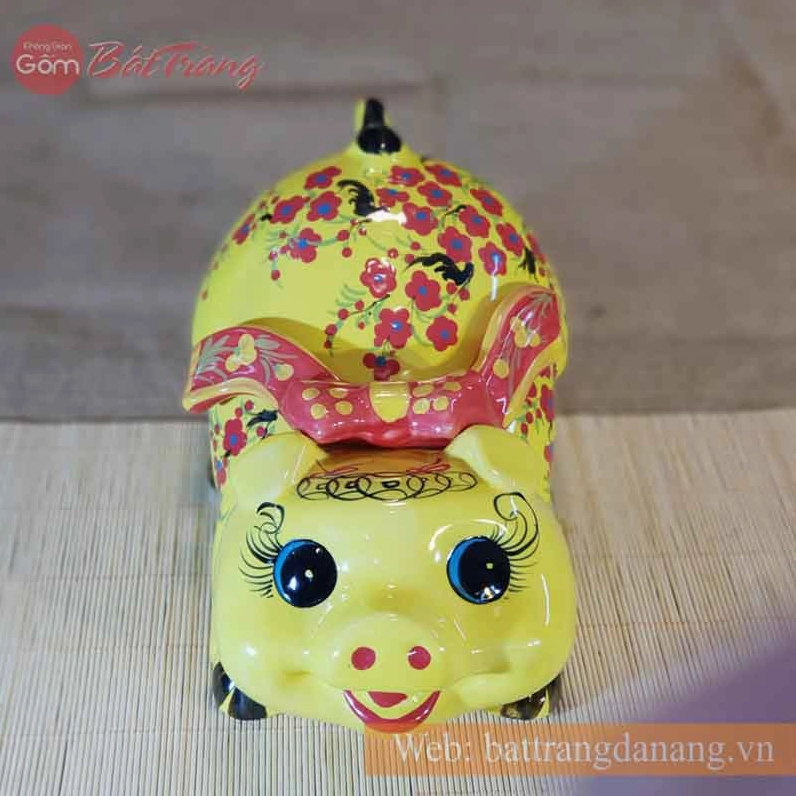 Heo đất gốm Bát Tràng với hoa văn truyền thống