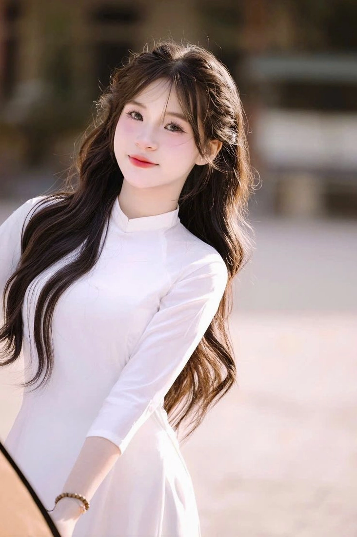 Hình ảnh cô gái trẻ trung