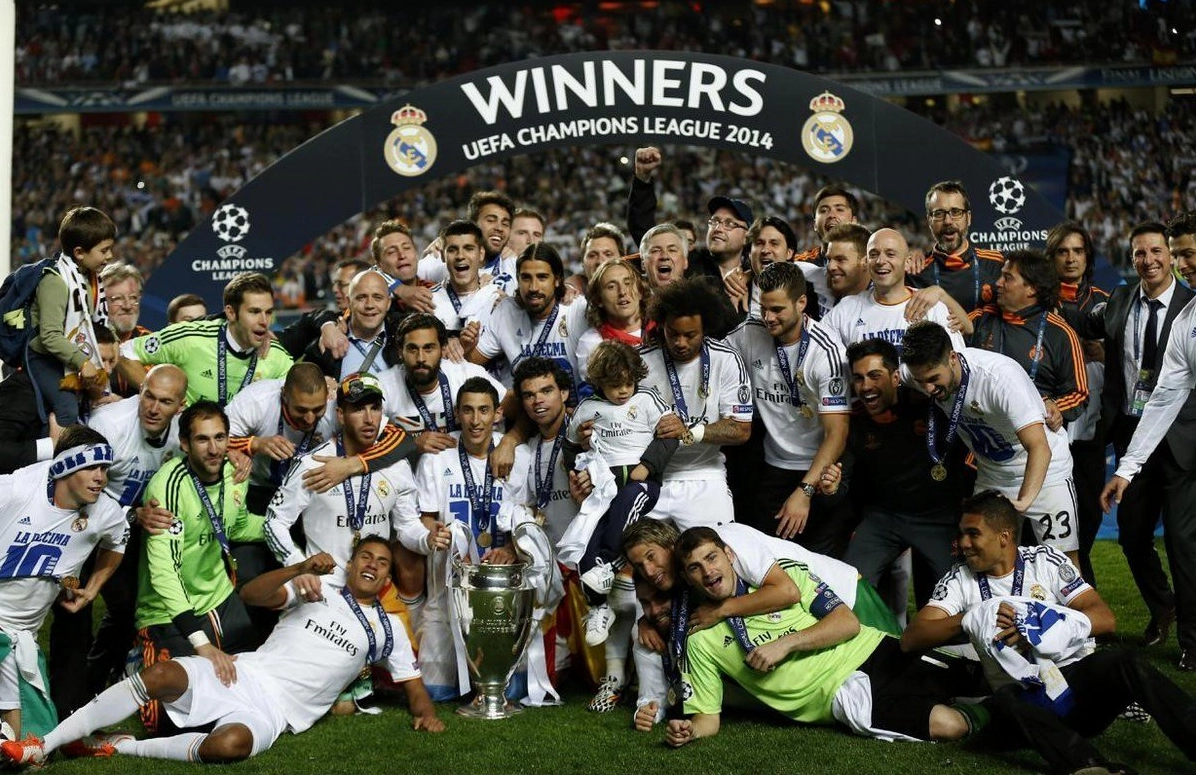 Hình nền Real Madrid với hiệu ứng tuyết rơi