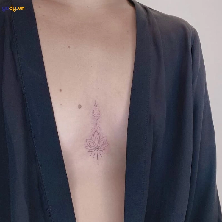Hình xăm chữ ý nghĩa trên ngực