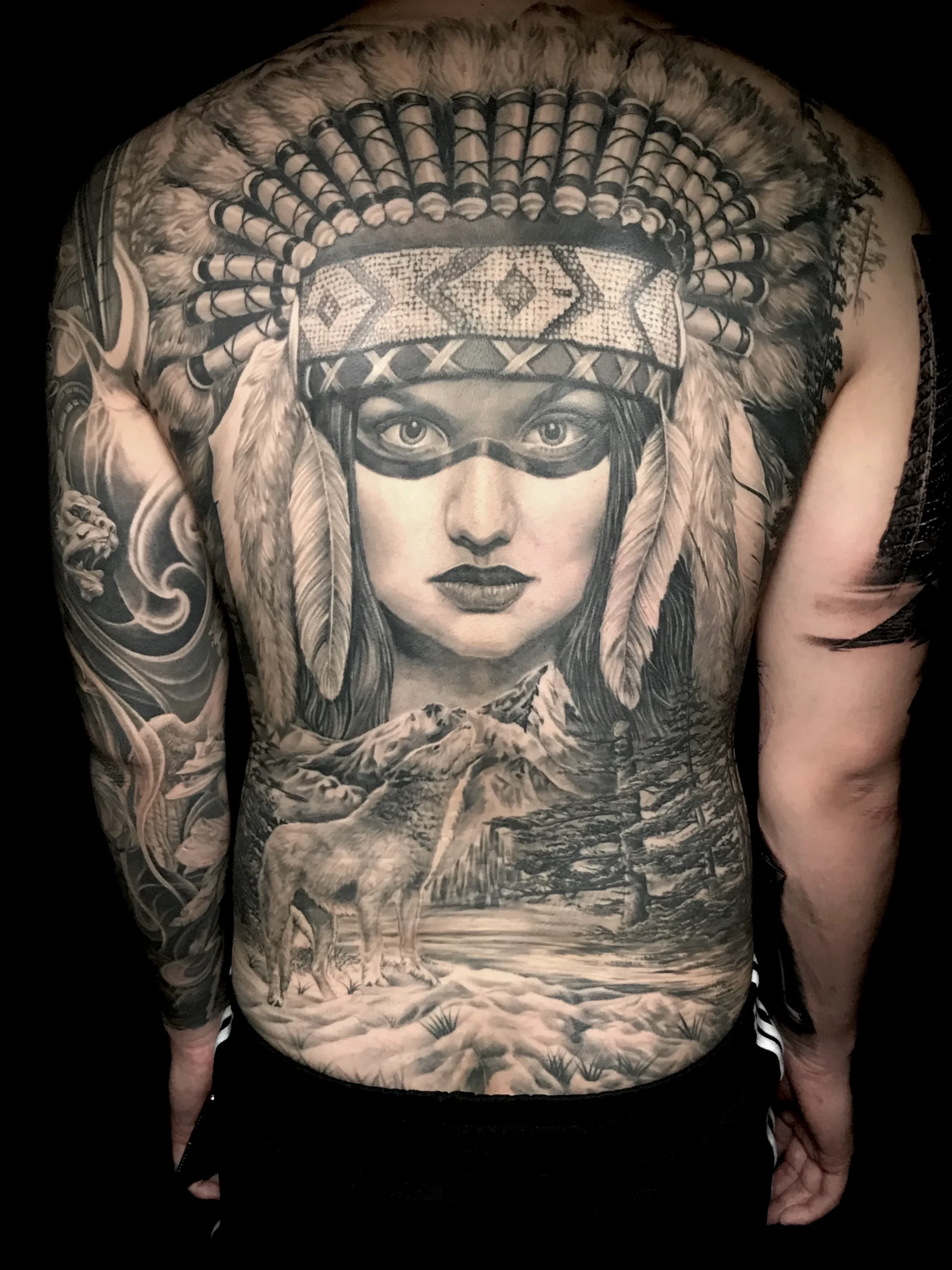 Hình xăm full lưng tattoo nghệ thuật