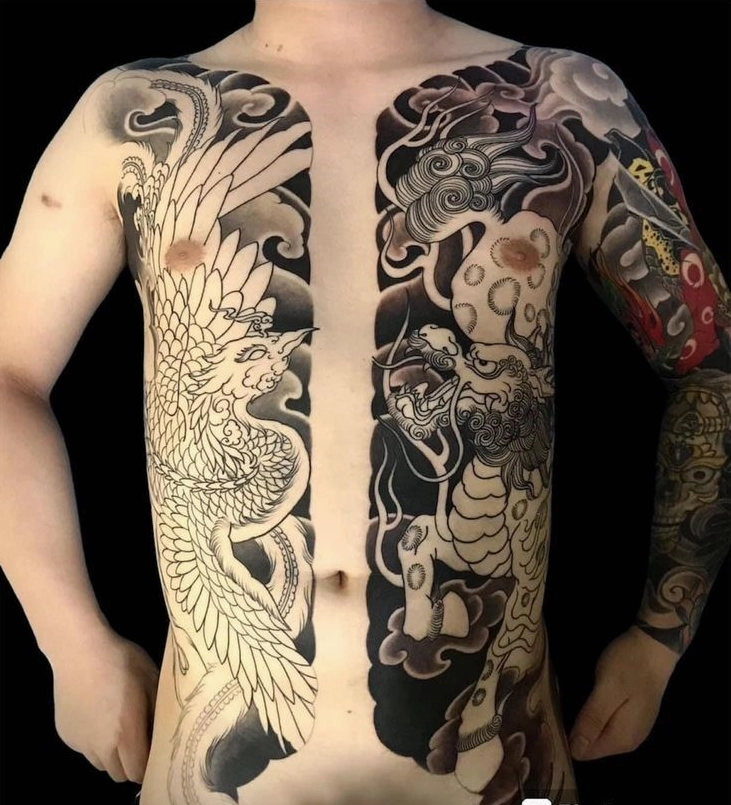 Hình xăm kín bụng phong cách
