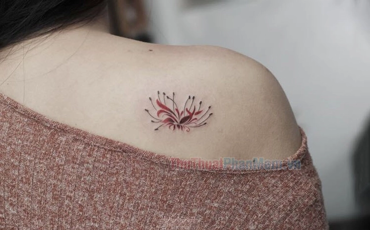 Hình xăm mạn đà la trên vai