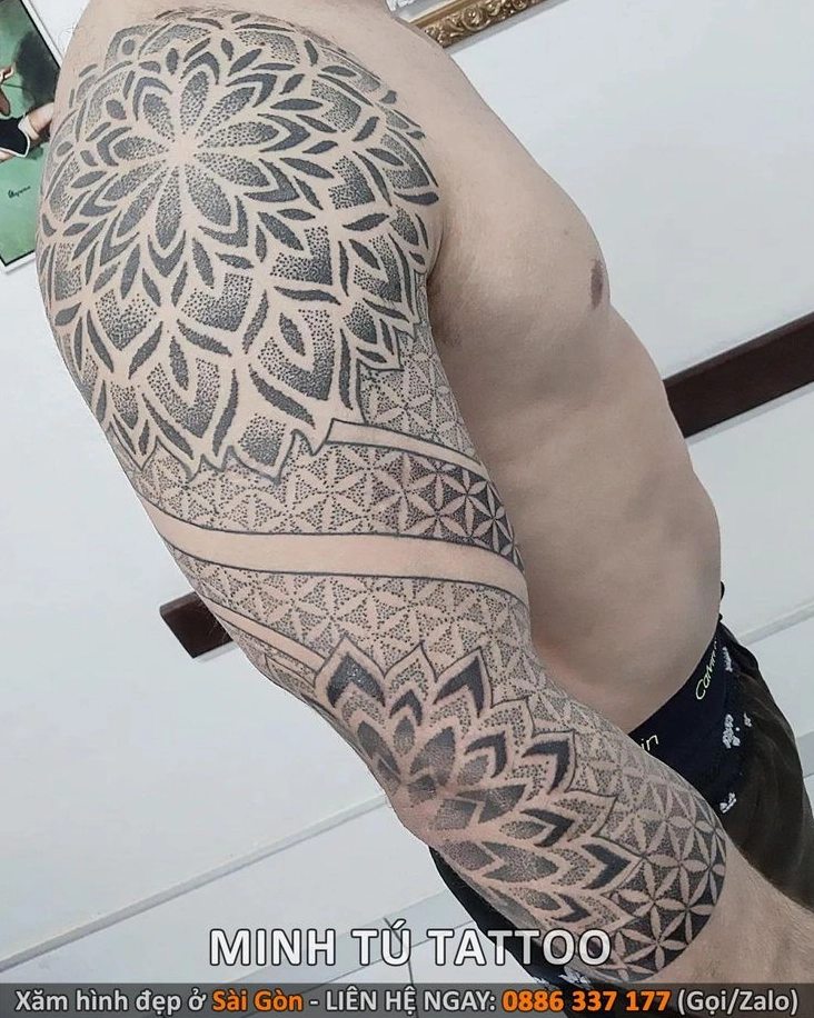 Hình xăm mandala nam đối xứng