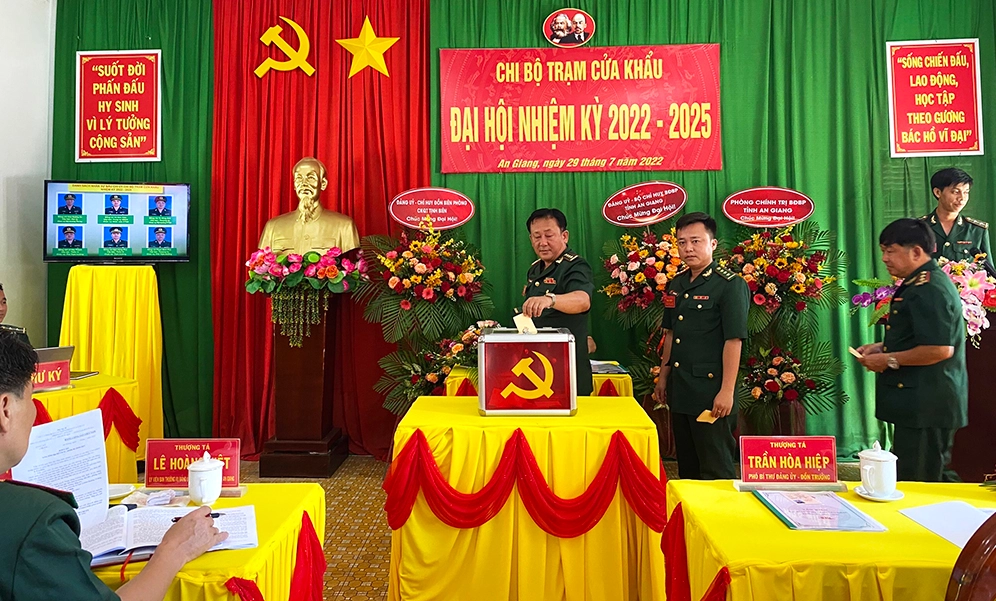 Không gian đại hội chi bộ