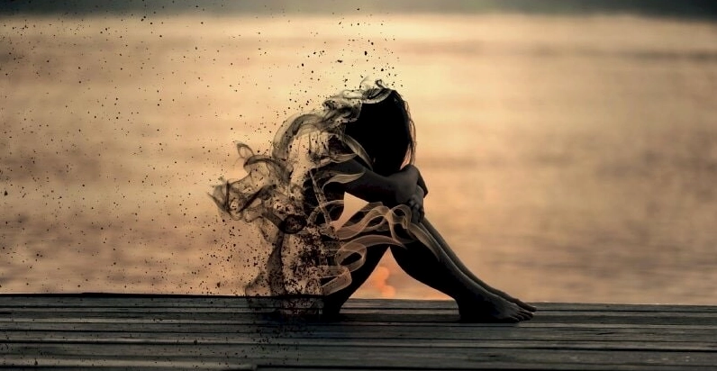Đôi mắt buồn nhìn xa xăm