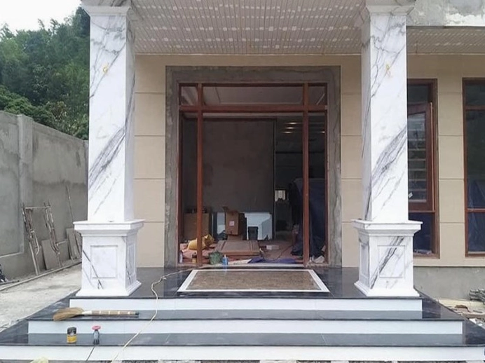 Ốp gạch trang trí cột nhà