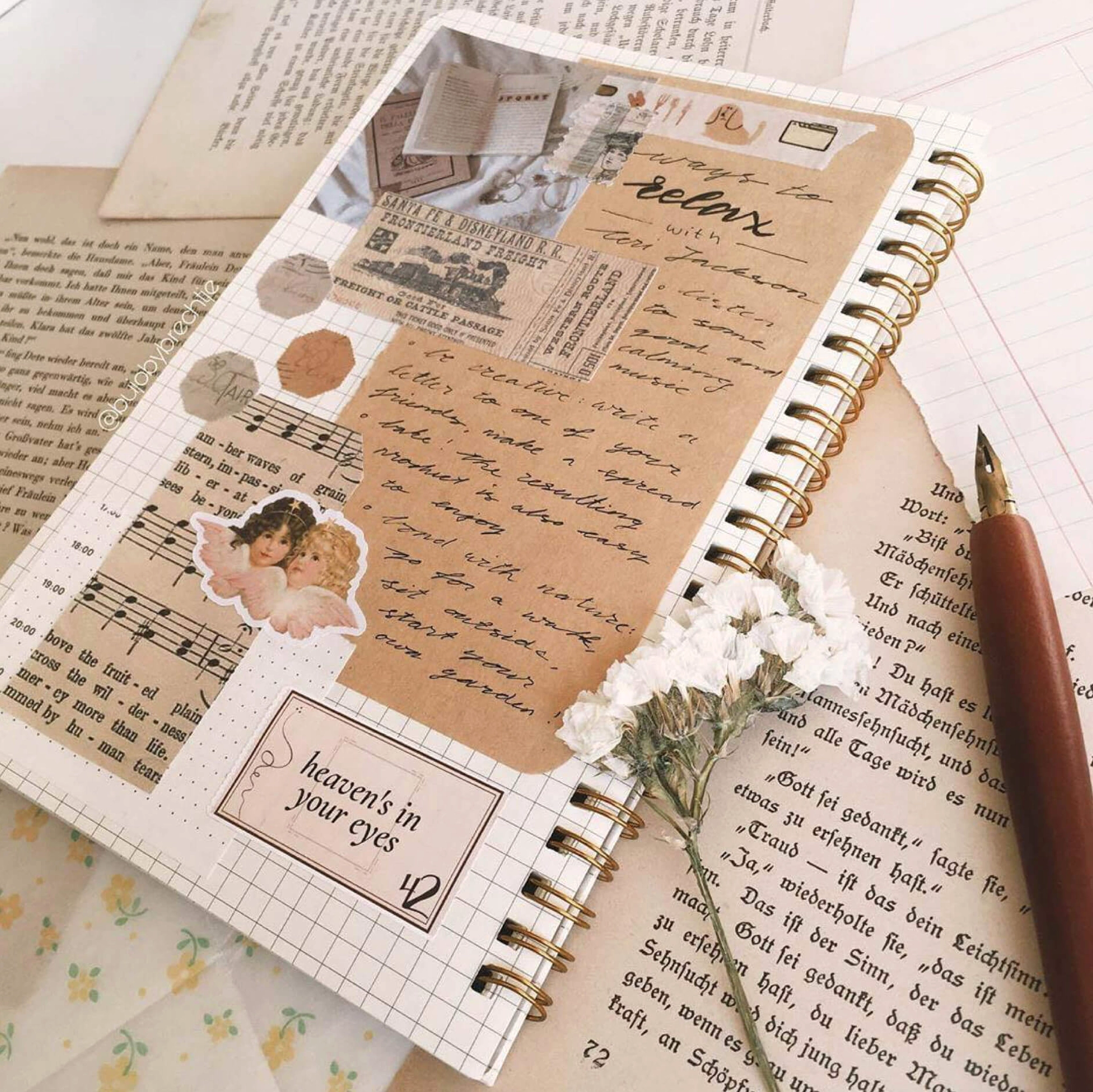 Sử dụng giấy retro để trang trí sổ tay
