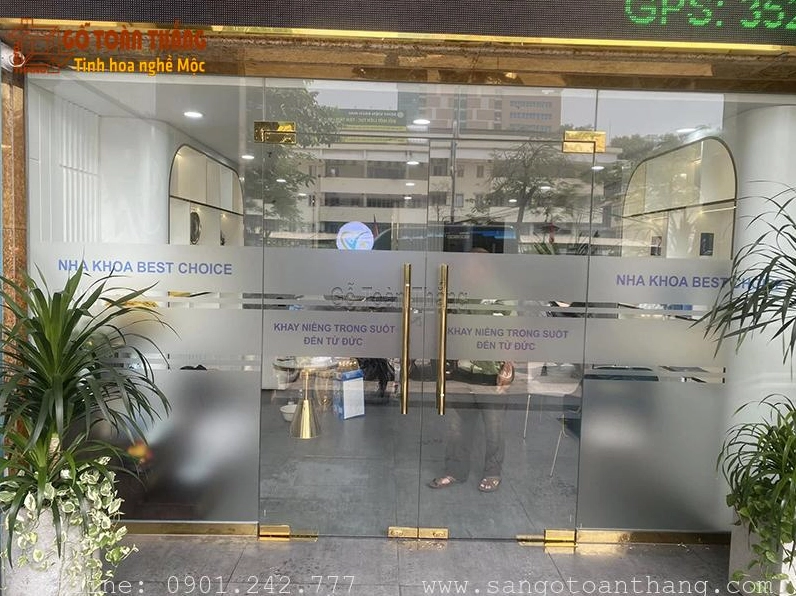 Thi công dán kính nghệ thuật