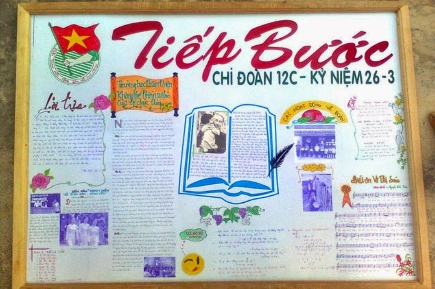 Trang trí đầu báo tường đơn giản với các chi tiết nổi